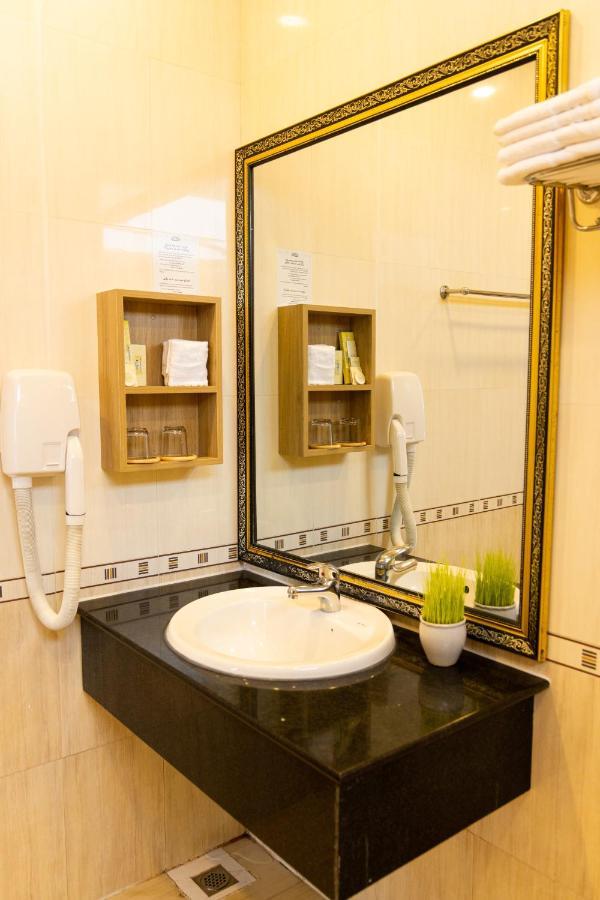 Hoang Loc Hotel Buon Ma Thuot Kültér fotó