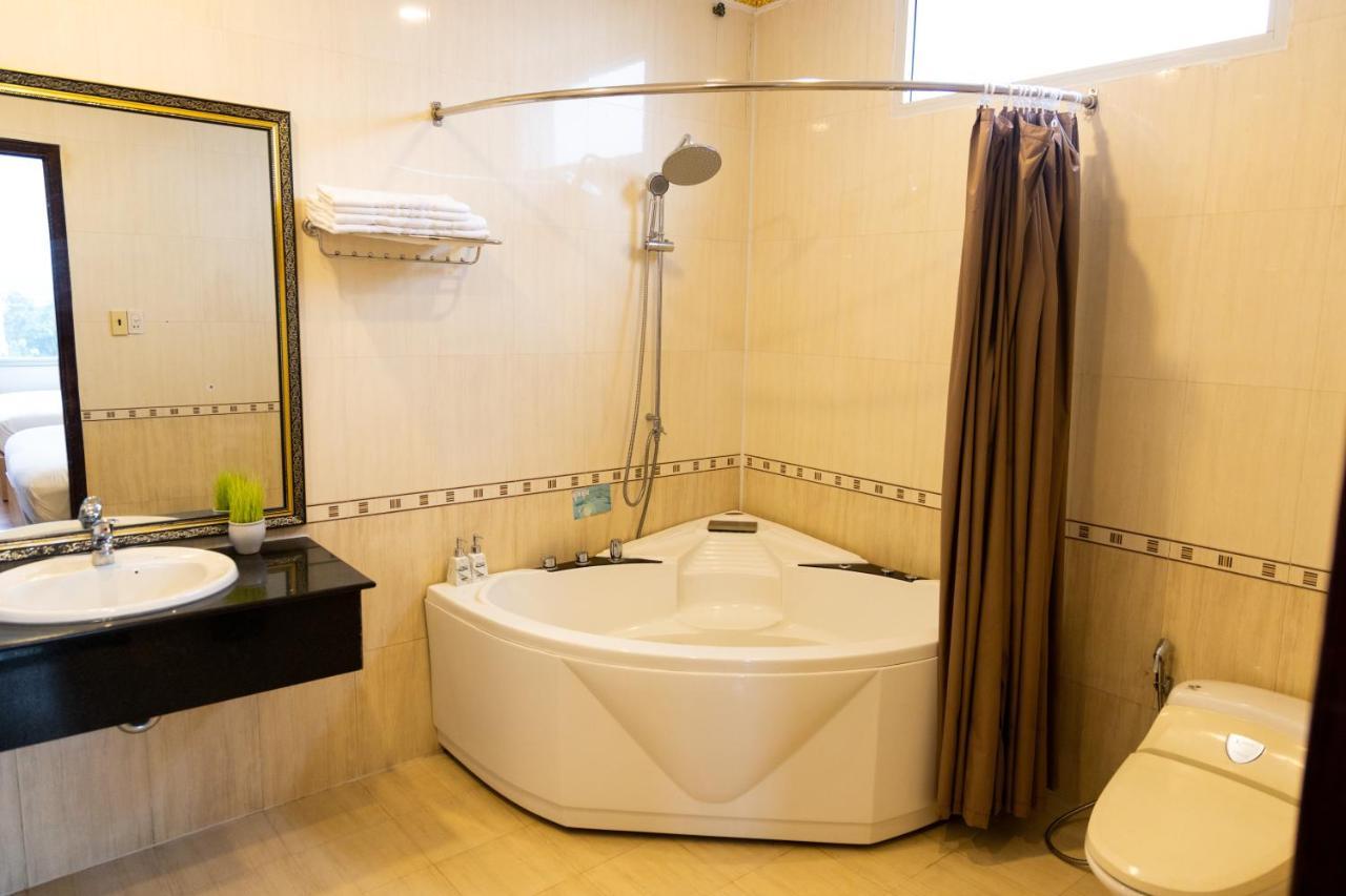 Hoang Loc Hotel Buon Ma Thuot Kültér fotó